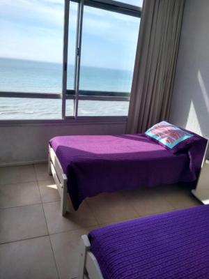 Departamento en alquiler en Miramar. 1 ambientes, 1 baño y capacidad de 2 a 4 personas. A menos de 50 m de la playa