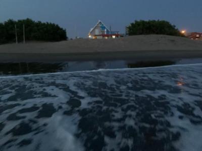 Cabañas en alquiler en Monte Hermoso. 2 ambientes, 1 baño y capacidad de 1 a 4 personas. A 50 m de la playa